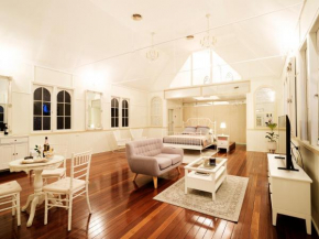 Little White Chapel Maleny